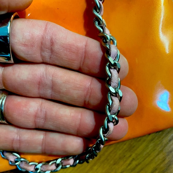 Chanel vintage unique patent leather clutch w/chain, pink and orange - Picture 3 of 15
